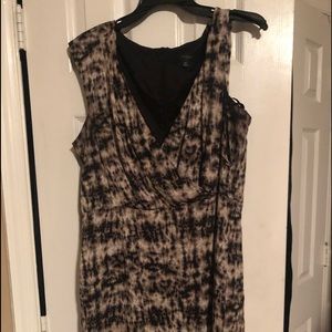 Sleeveless empire waist  v neck sheath dress